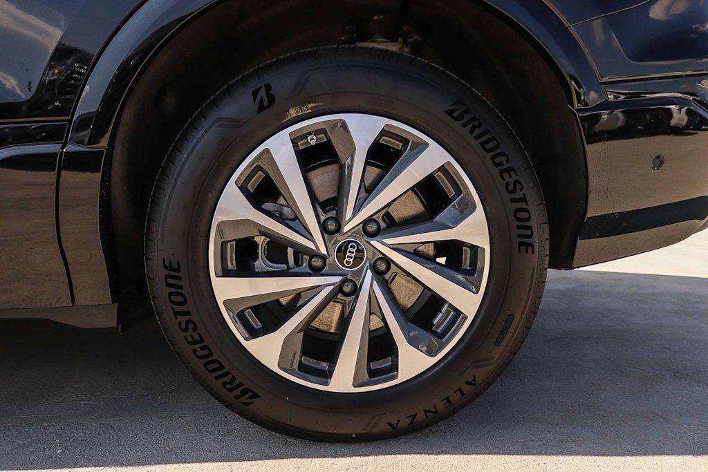 Thumbnail: 2027 Audi Q6 e-tron - 7