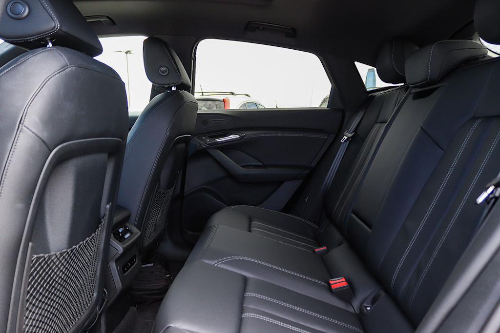 Thumbnail: 2027 Audi Q6 e-tron - 11