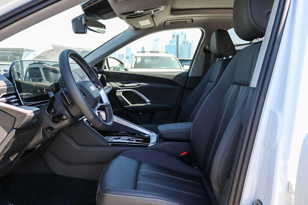 Thumbnail: 2026 Audi Q5 - 11
