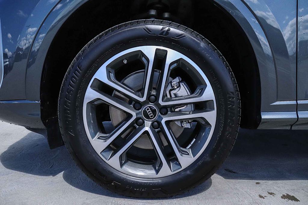 Thumbnail: 2026 Audi Q5 - 25