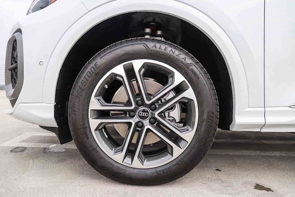 Thumbnail: 2026 Audi Q5 - 23