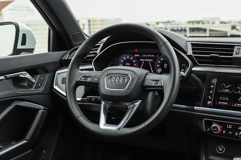 Thumbnail: 2025 Audi Q3 - 9