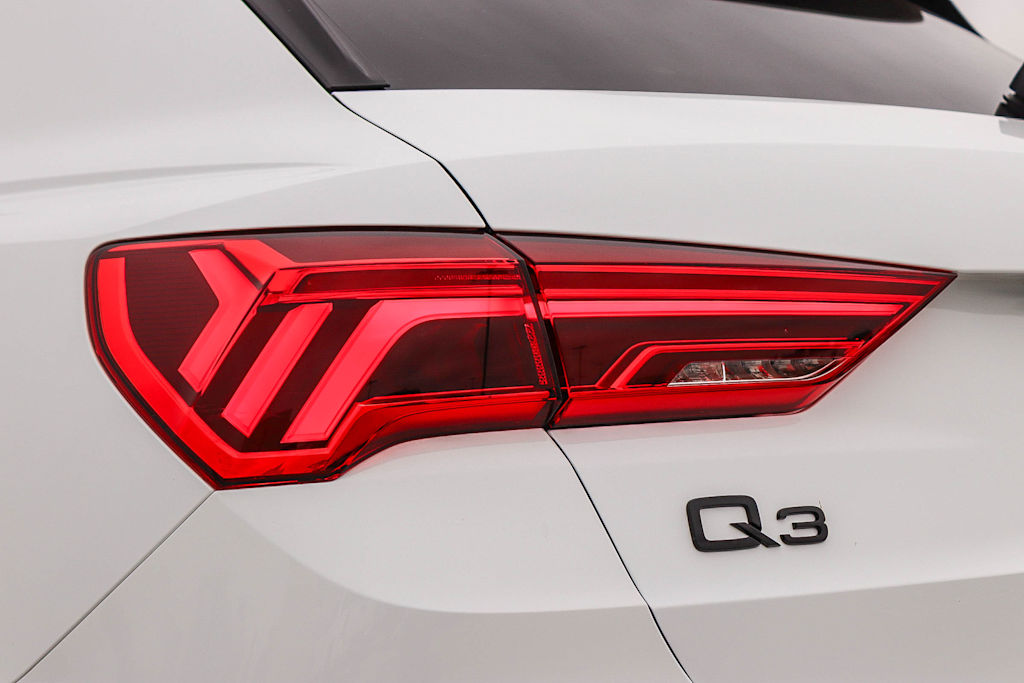 Thumbnail: 2025 Audi Q3 - 22
