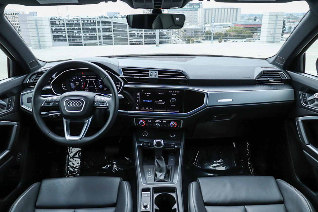 Thumbnail: 2025 Audi Q3 - 2