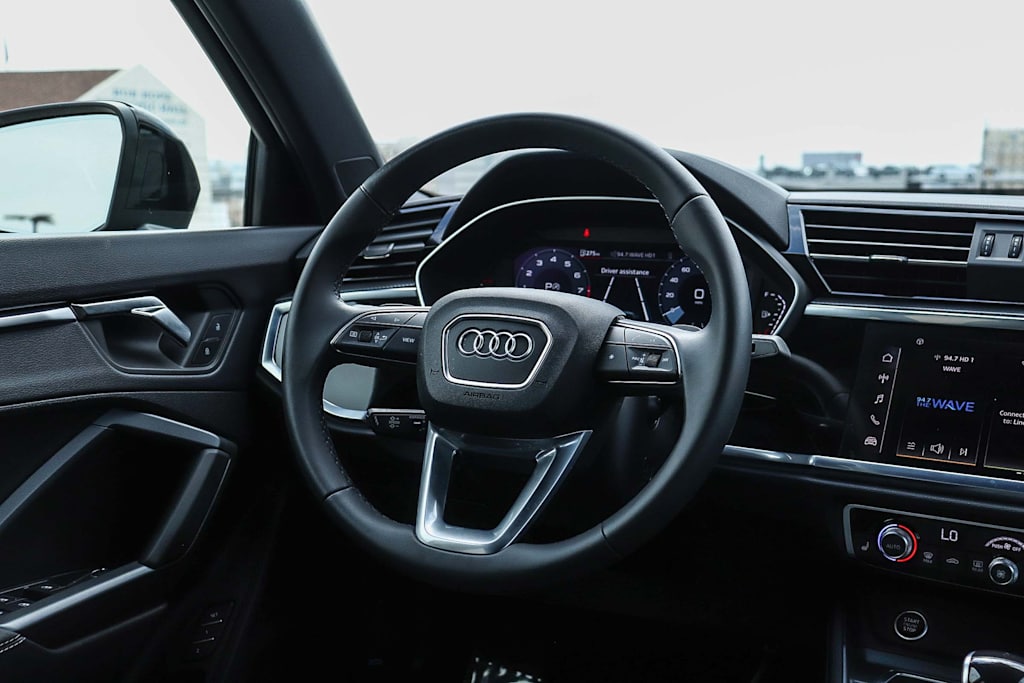 Thumbnail: 2025 Audi Q3 - 9