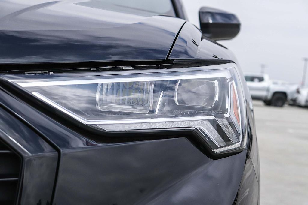 Thumbnail: 2025 Audi Q3 - 19