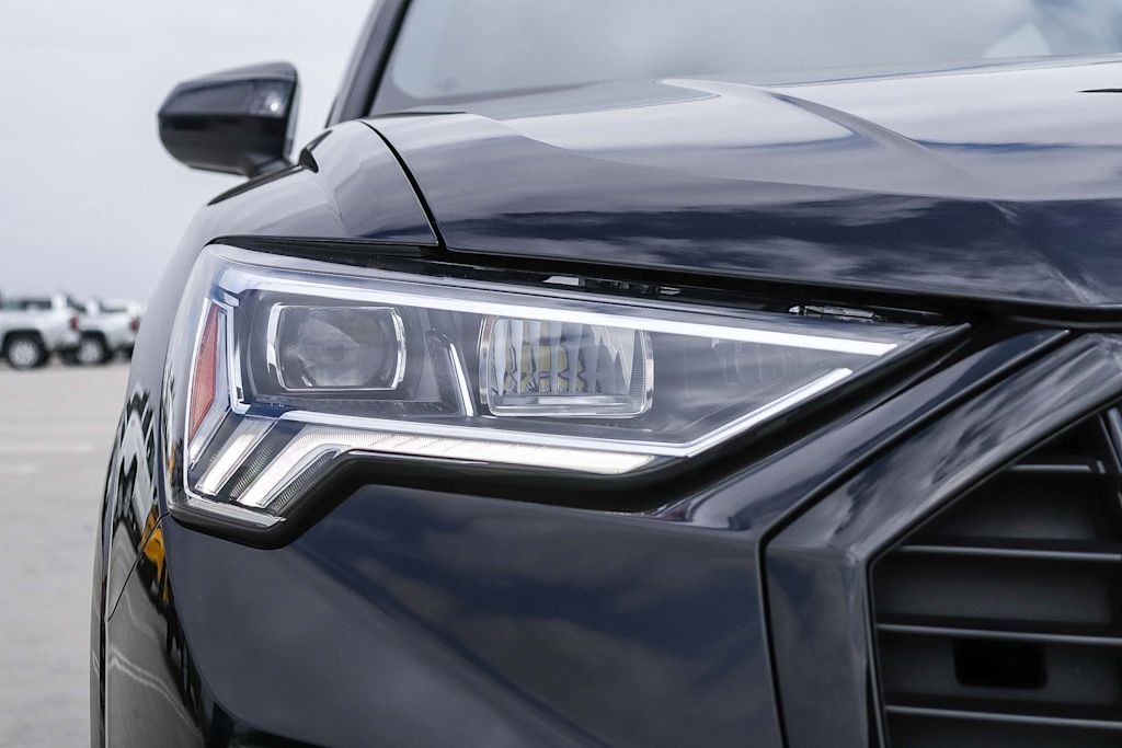 Thumbnail: 2025 Audi Q3 - 20