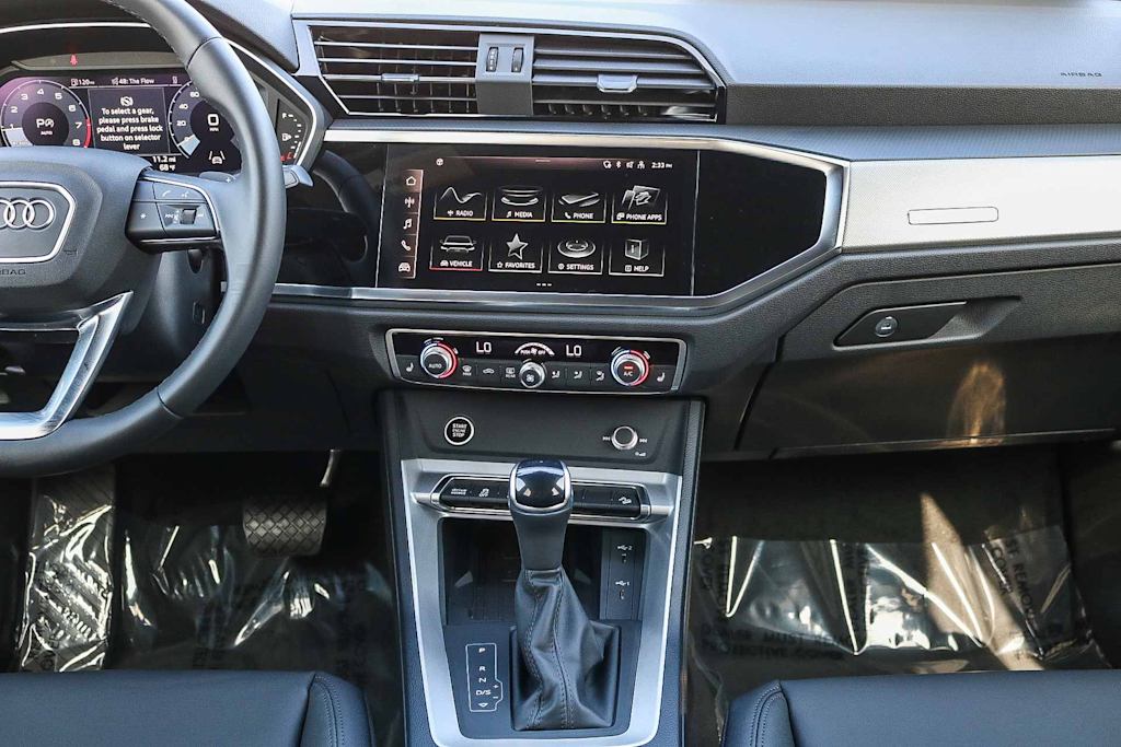 Thumbnail: 2025 Audi Q3 - 8