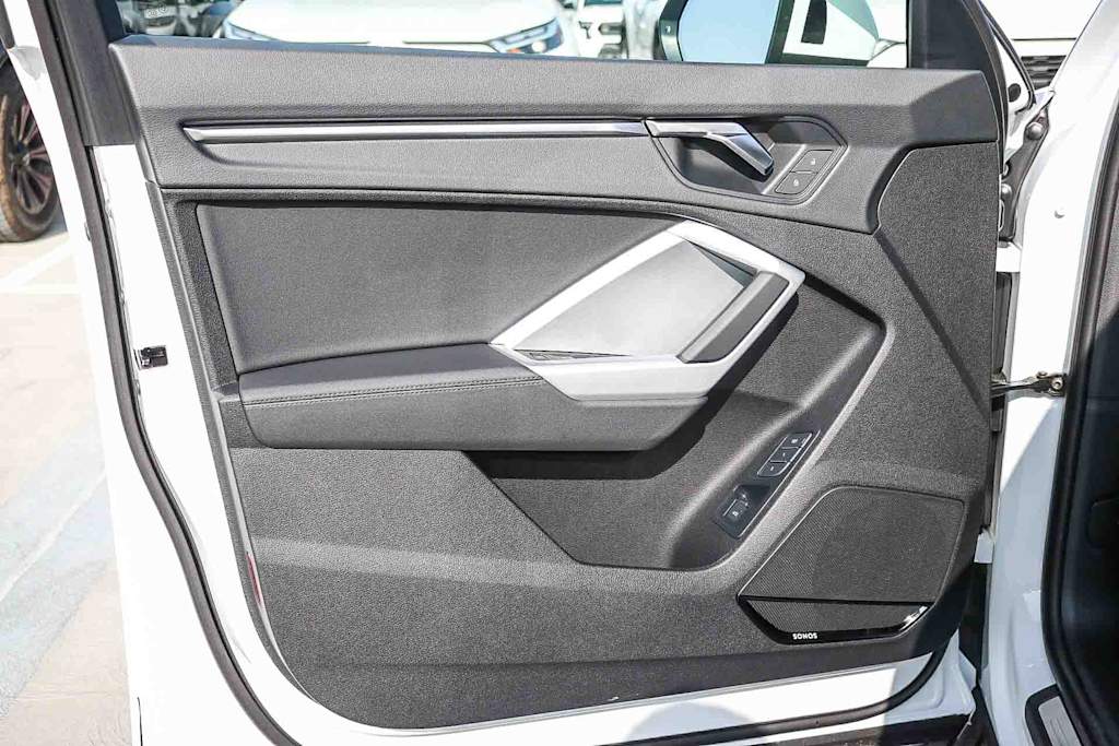 Thumbnail: 2025 Audi Q3 - 32