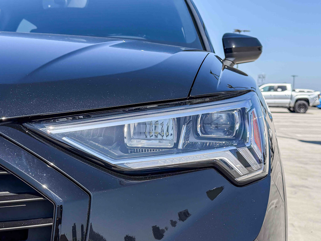 Thumbnail: 2025 Audi Q3 - 19
