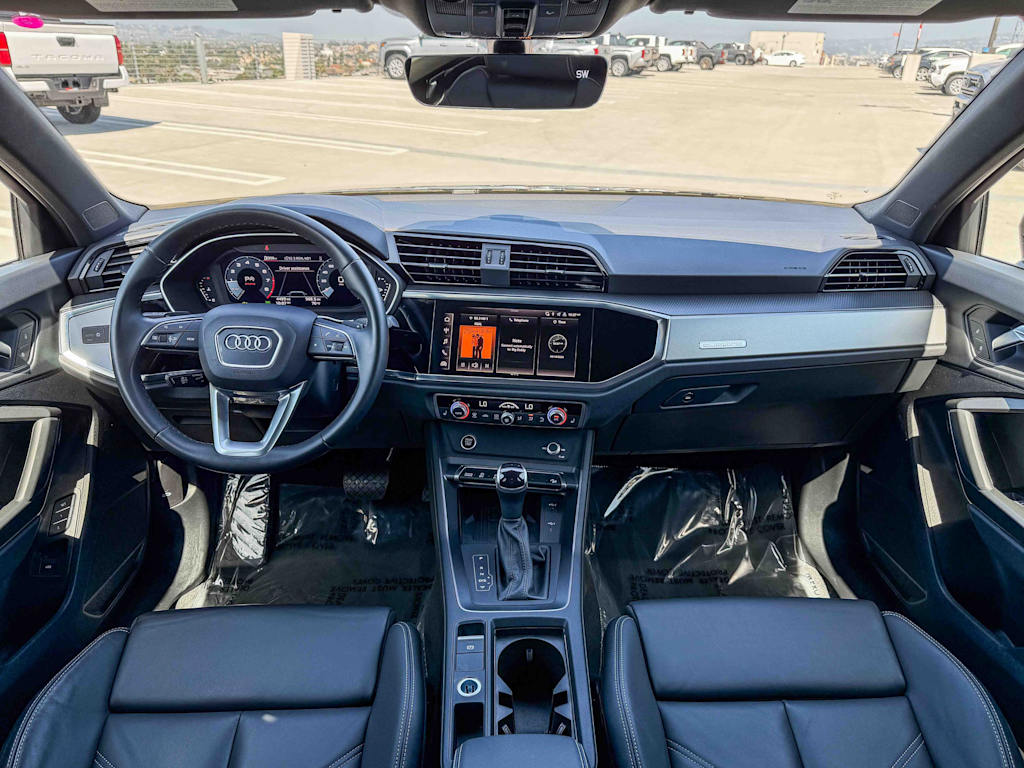 Thumbnail: 2025 Audi Q3 - 2