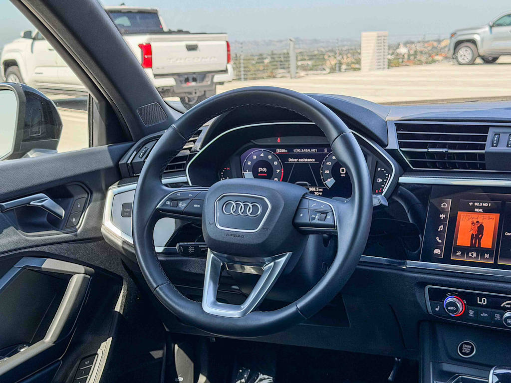 Thumbnail: 2025 Audi Q3 - 9