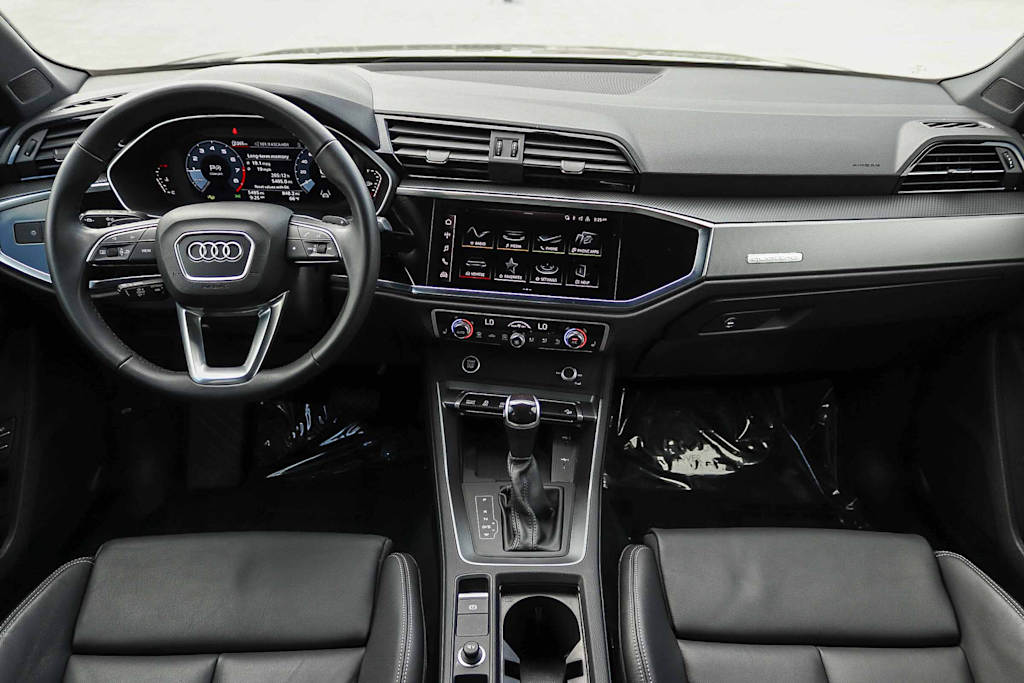 Thumbnail: 2025 Audi Q3 - 2