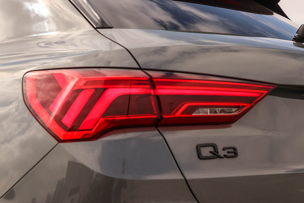 Thumbnail: 2025 Audi Q3 - 22