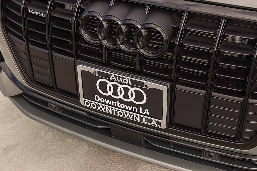Thumbnail: 2025 Audi Q3 - 6