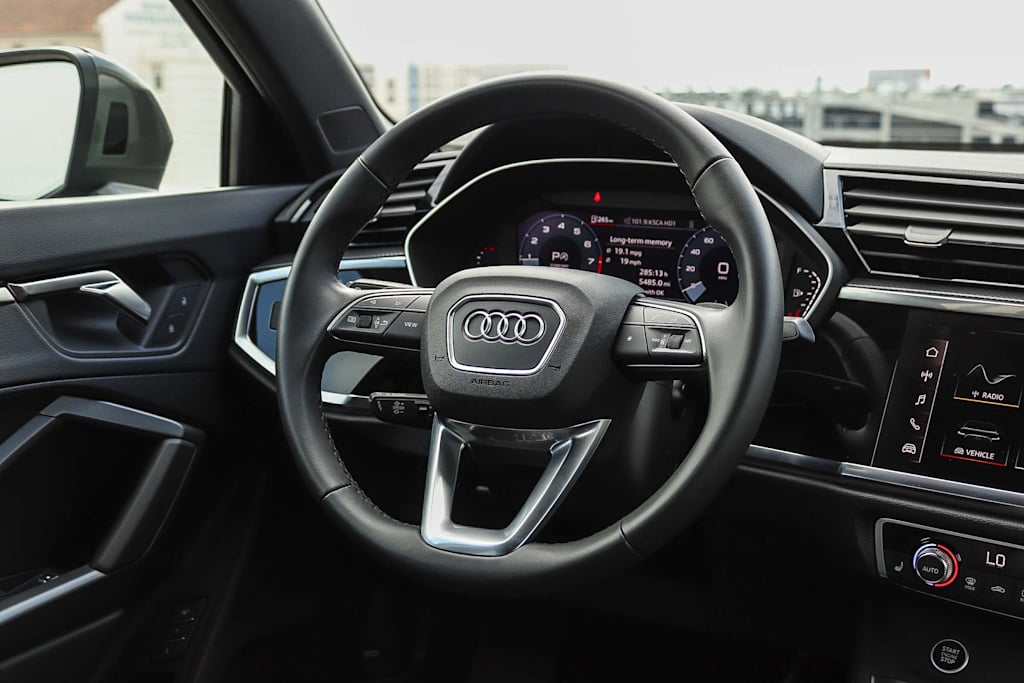 Thumbnail: 2025 Audi Q3 - 9