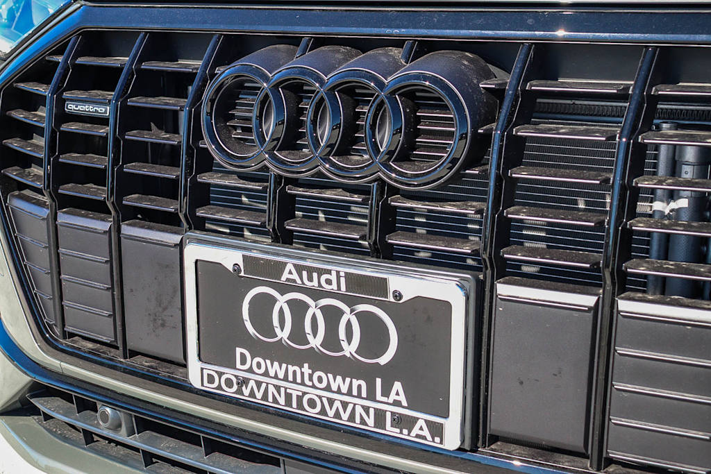 Thumbnail: 2025 Audi Q3 - 17