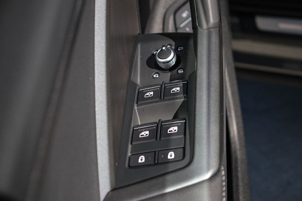 Thumbnail: 2025 Audi Q3 - 33