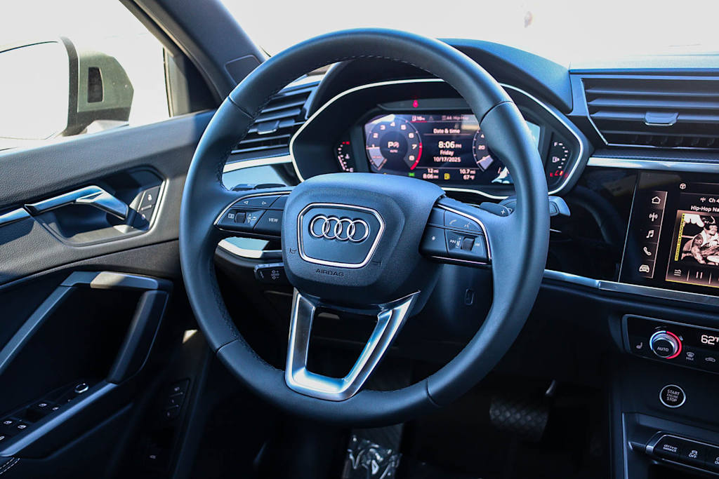 Thumbnail: 2025 Audi Q3 - 12