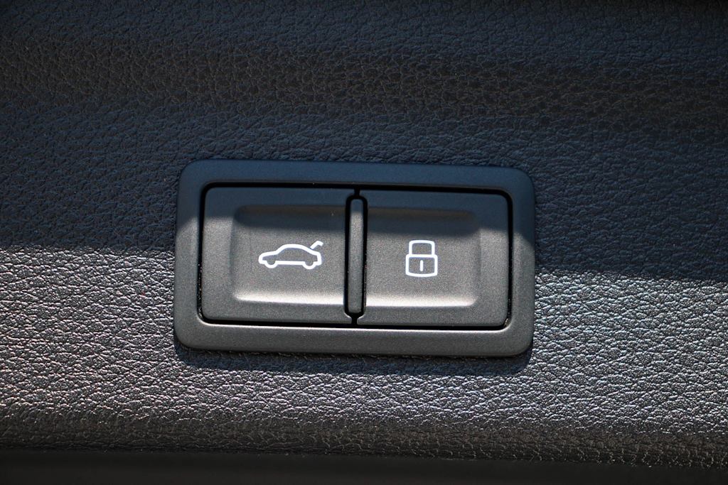 Thumbnail: 2025 Audi Q3 - 43