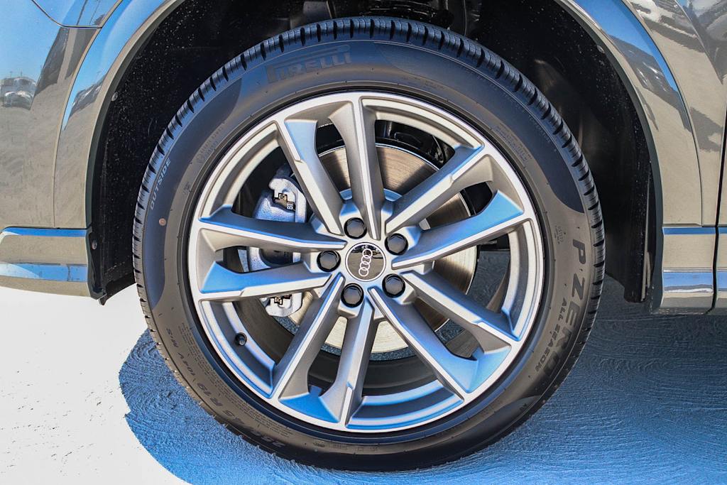 Thumbnail: 2025 Audi Q3 - 25