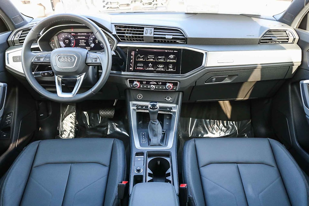 Thumbnail: 2025 Audi Q3 - 2