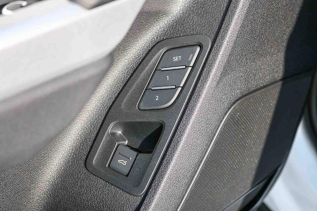 Thumbnail: 2025 Audi Q3 - 35