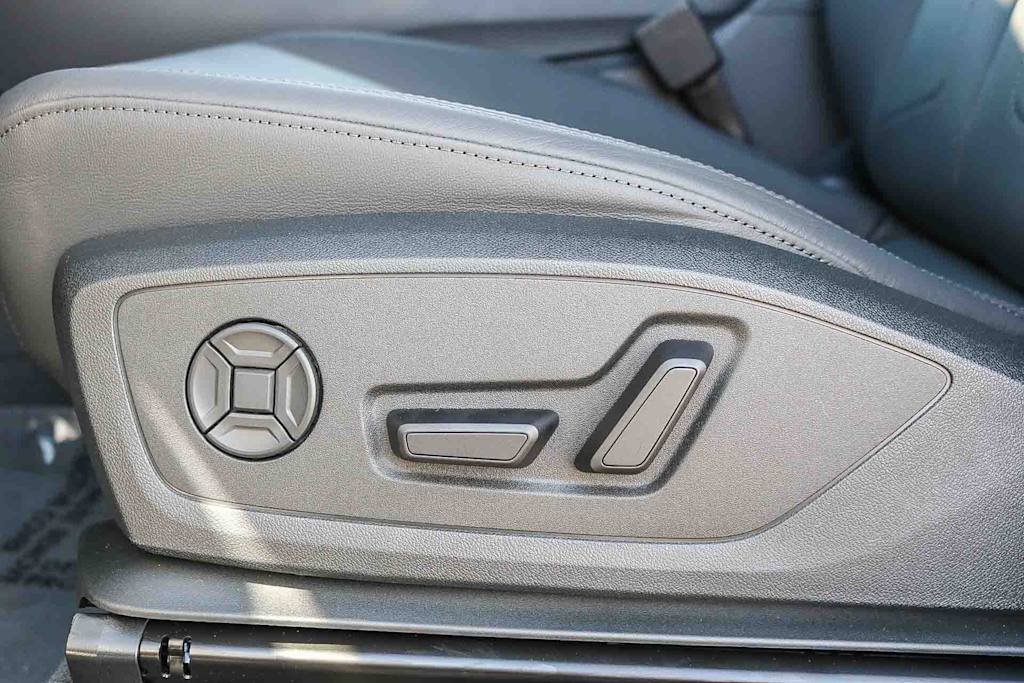 Thumbnail: 2025 Audi Q3 - 32