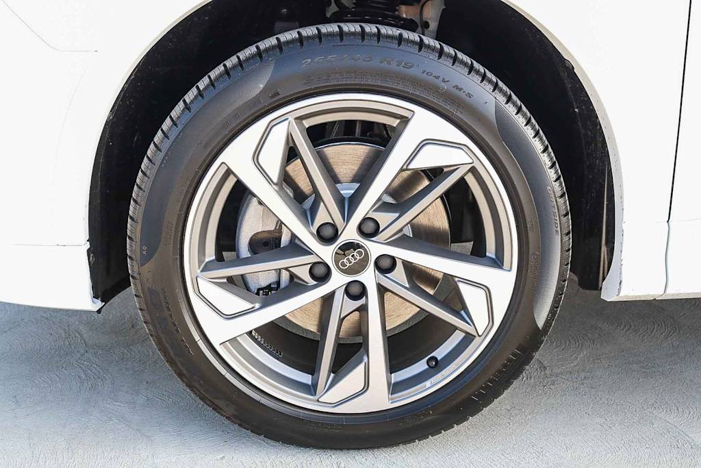 Thumbnail: 2025 Audi Q3 - 24