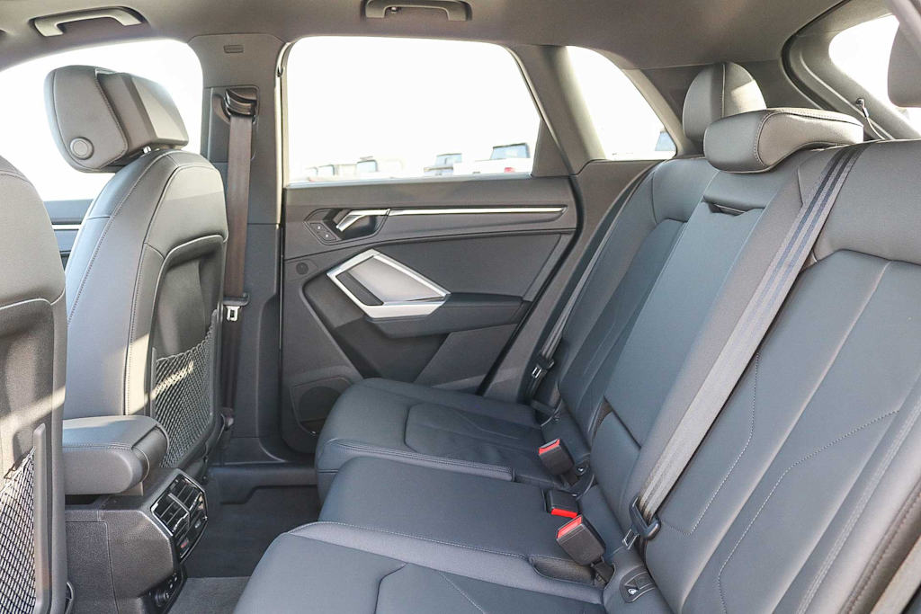 Thumbnail: 2025 Audi Q3 - 11