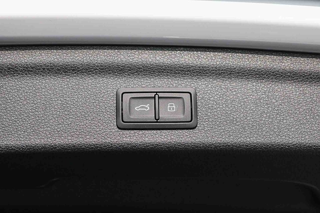 Thumbnail: 2025 Audi Q3 - 45