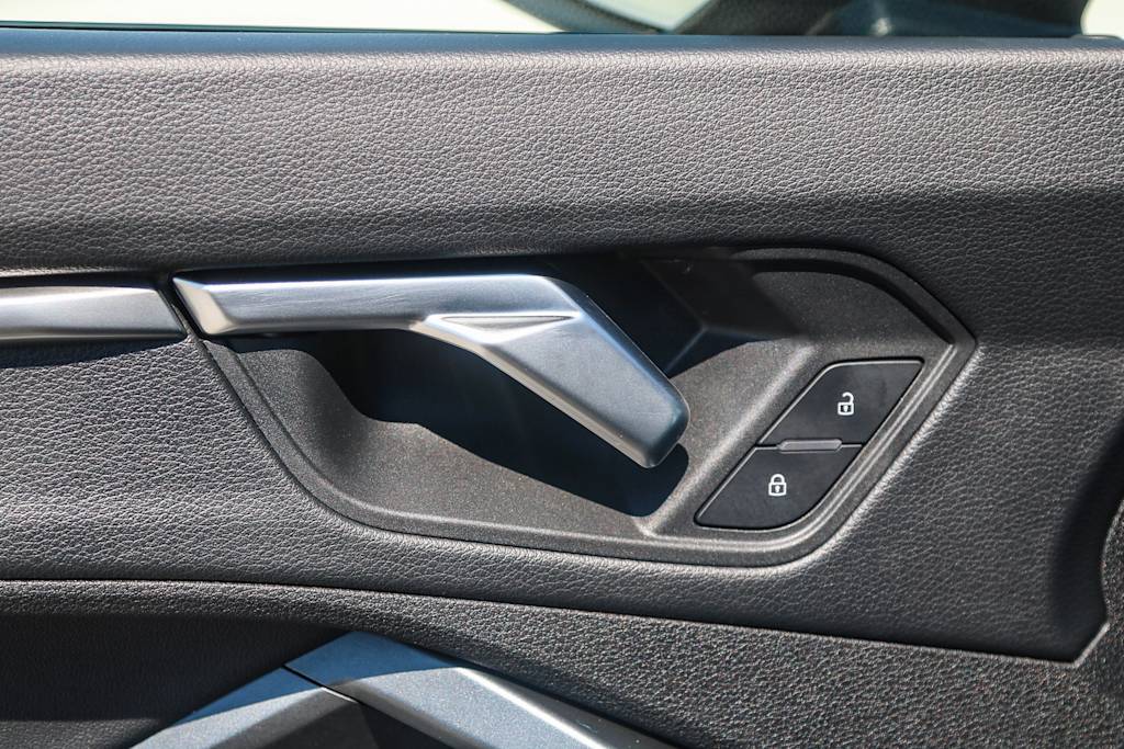 Thumbnail: 2025 Audi Q3 - 36