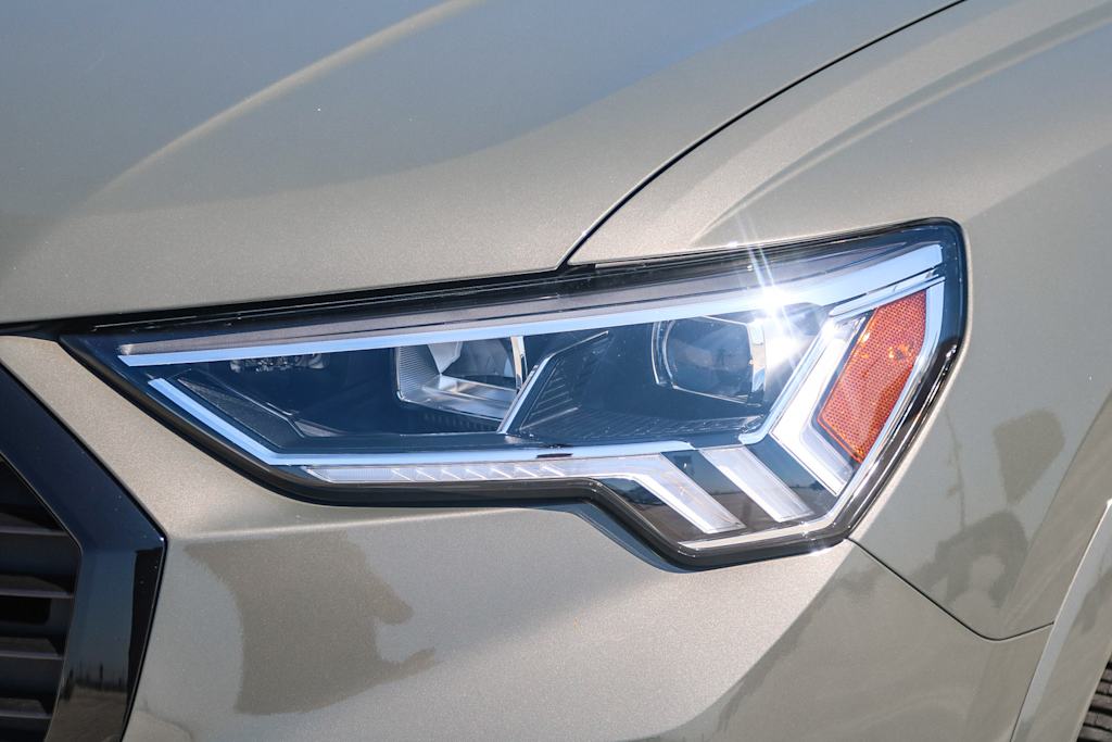 Thumbnail: 2025 Audi Q3 - 21