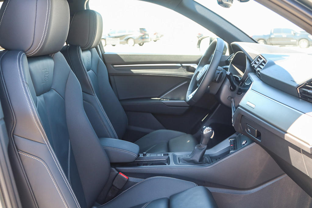 Thumbnail: 2025 Audi Q3 - 10