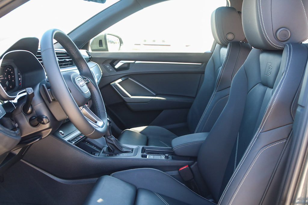 Thumbnail: 2025 Audi Q3 - 11