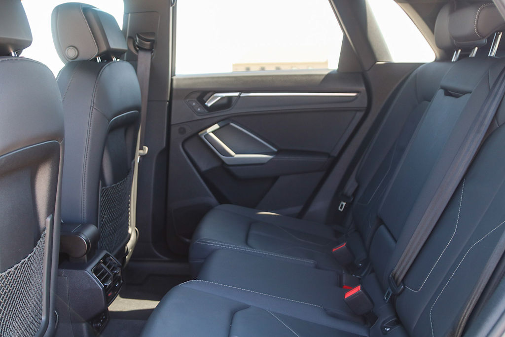 Thumbnail: 2025 Audi Q3 - 12