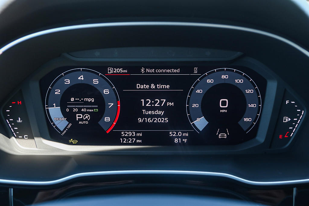 Thumbnail: 2025 Audi Q3 - 16