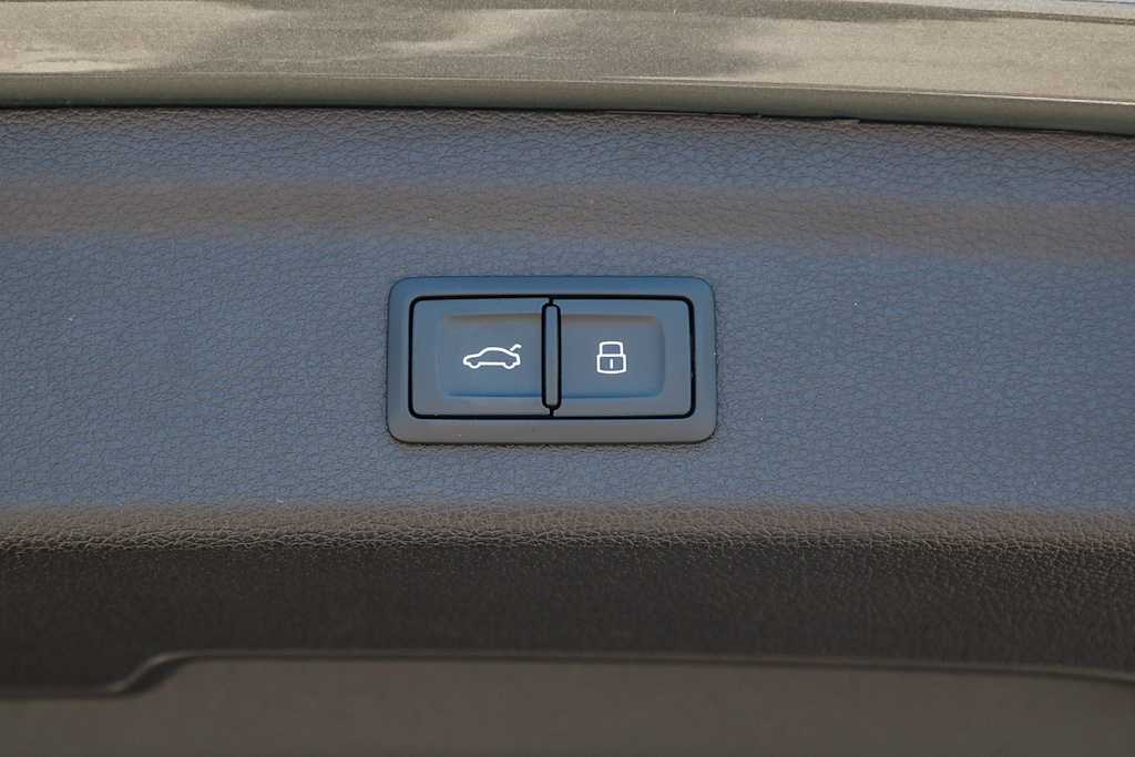 Thumbnail: 2025 Audi Q3 - 45