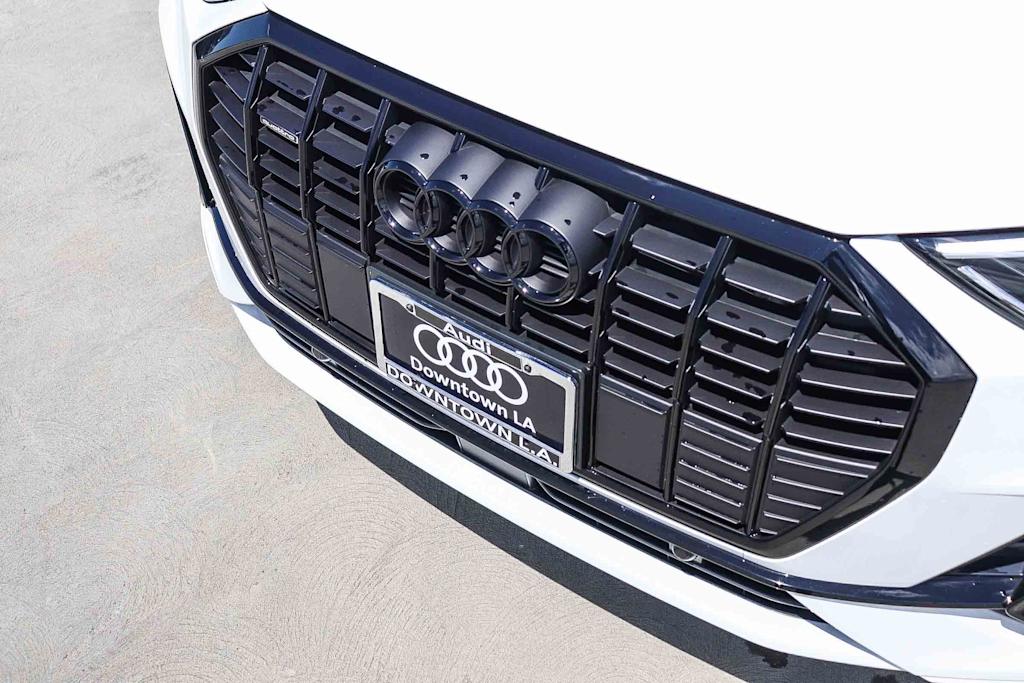Thumbnail: 2025 Audi Q3 - 6