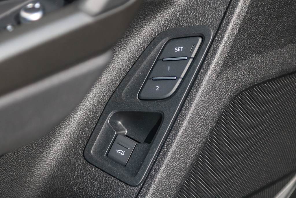 Thumbnail: 2025 Audi Q3 - 37