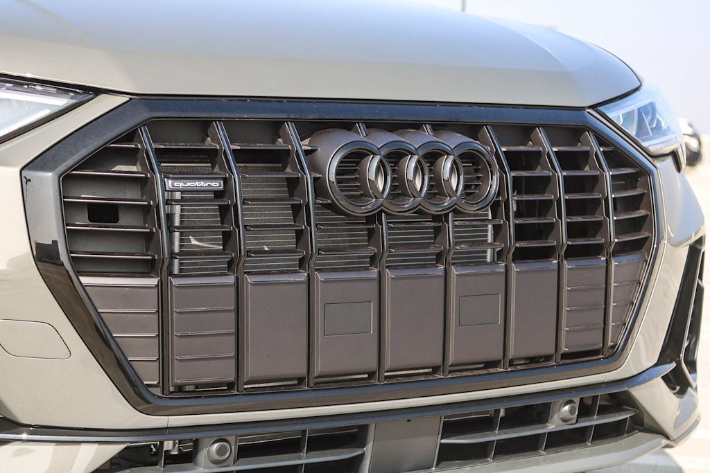 Thumbnail: 2025 Audi Q3 - 6