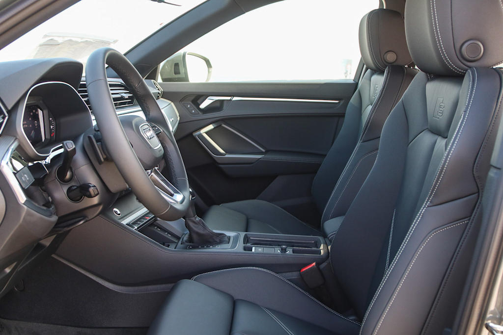 Thumbnail: 2025 Audi Q3 - 11