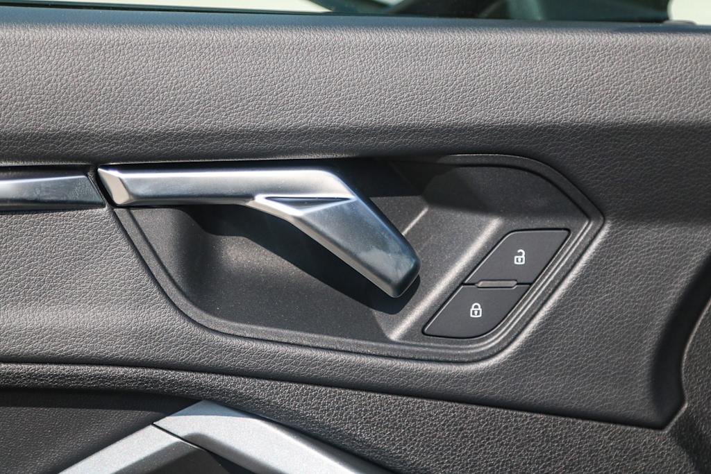 Thumbnail: 2025 Audi Q3 - 36