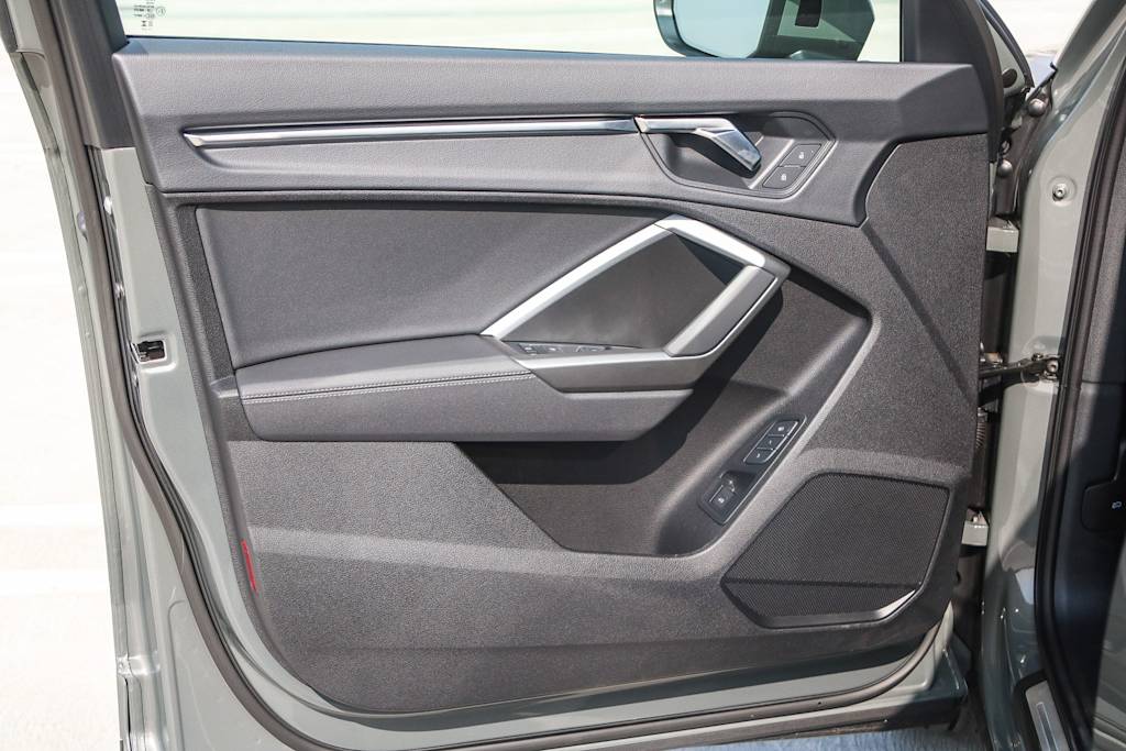 Thumbnail: 2025 Audi Q3 - 35