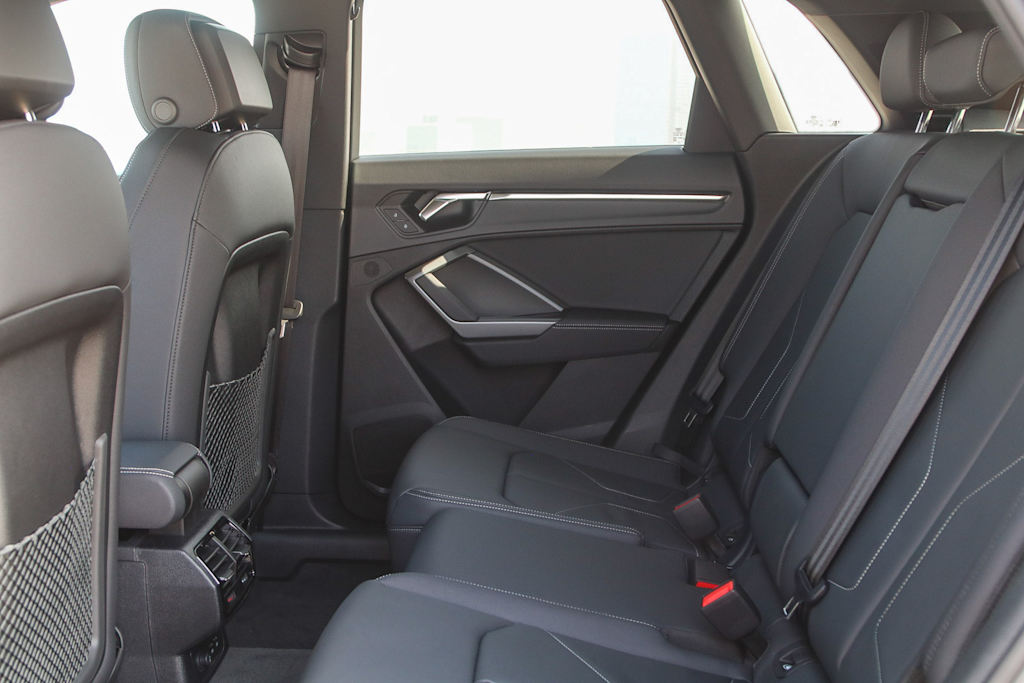 Thumbnail: 2025 Audi Q3 - 12