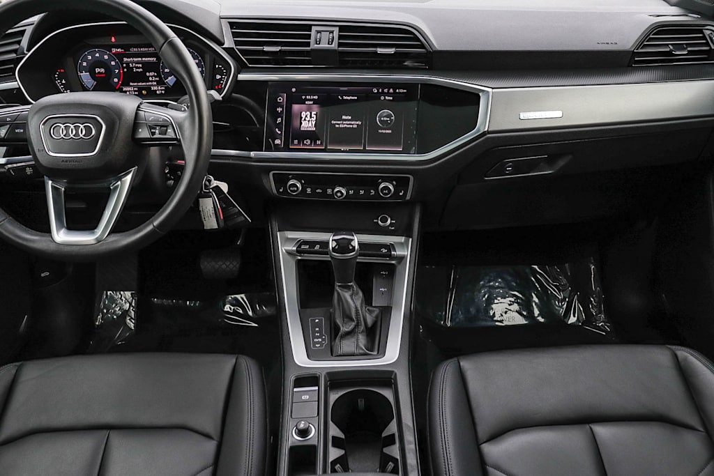 Thumbnail: 2023 Audi Q3 - 12