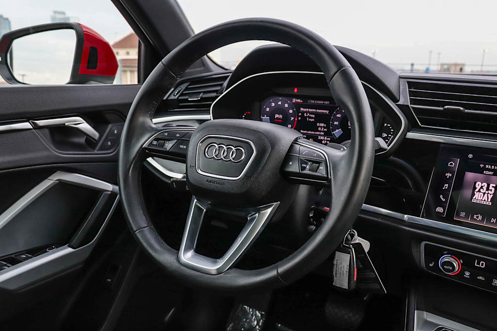 Thumbnail: 2023 Audi Q3 - 13