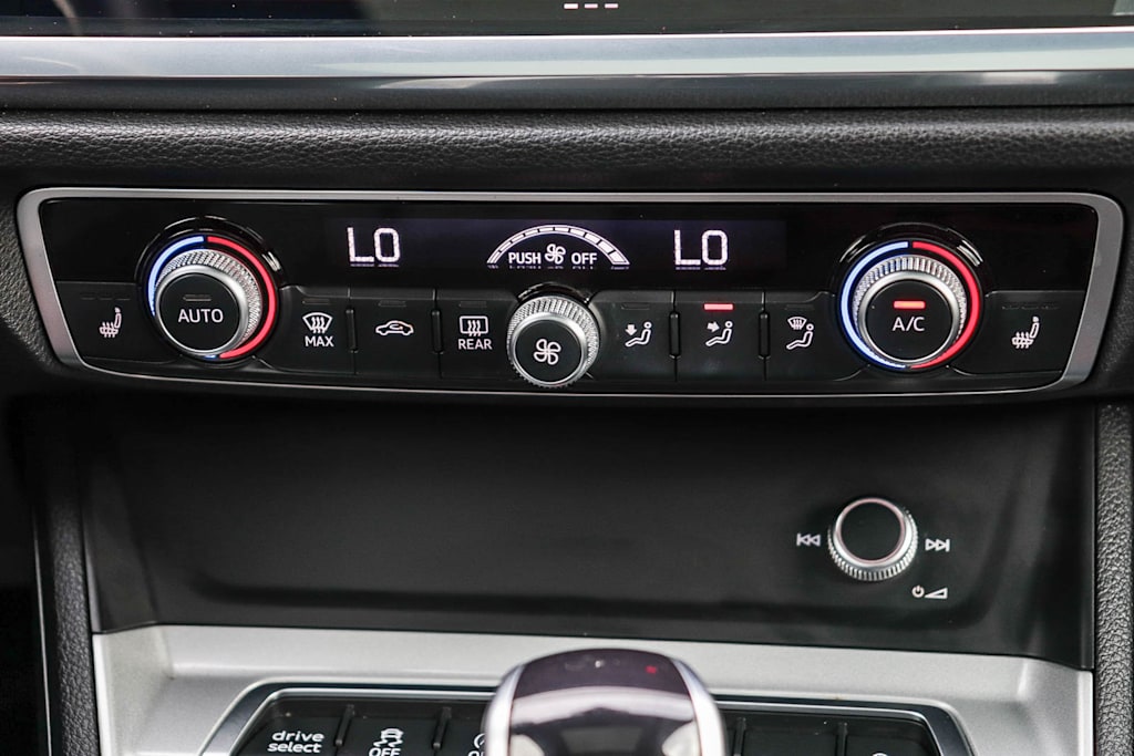 Thumbnail: 2023 Audi Q3 - 27