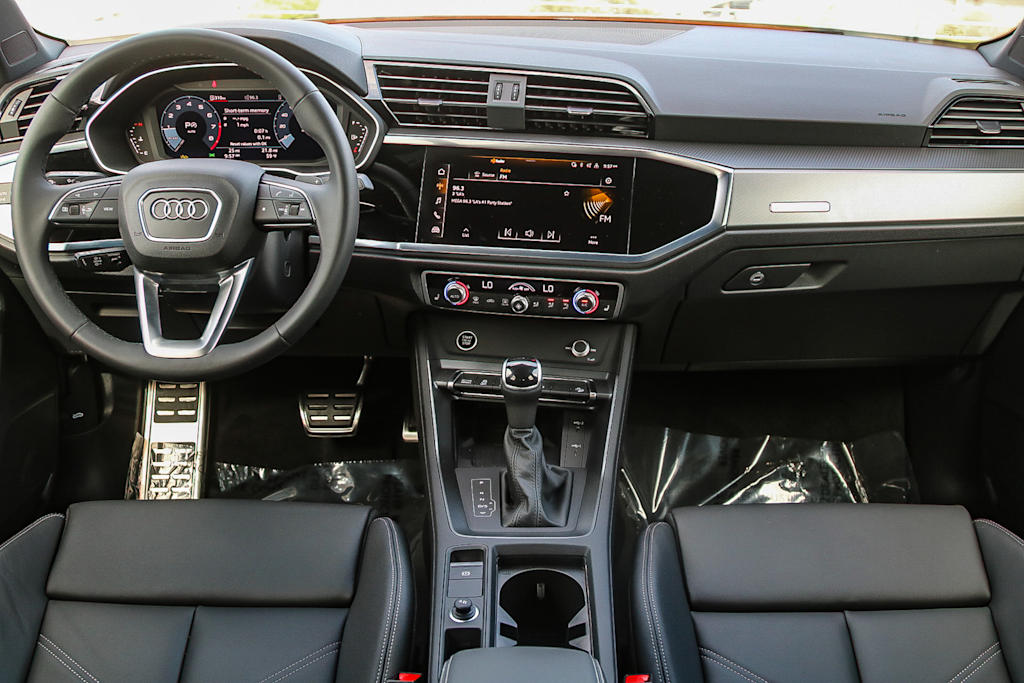 Thumbnail: 2025 Audi Q3 - 2