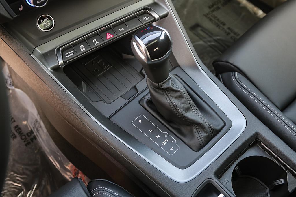 Thumbnail: 2025 Audi Q3 - 14